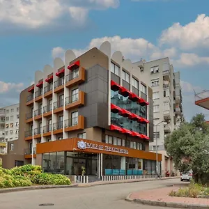 Wolf Of The City & Spa , Antalya Turcja